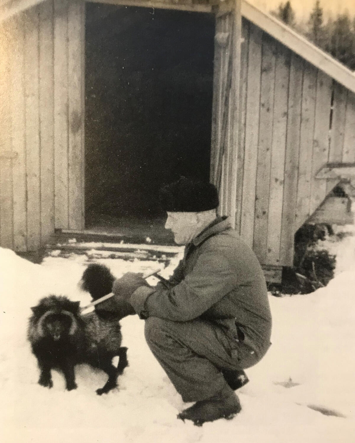 Kuvan Oiva Luomalasta otti Luomalassa vieraillut Kanadan sukulainen 1970-luvun lopulla.