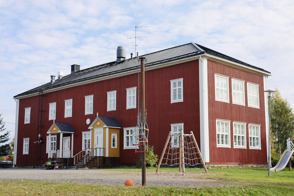 Särkikylän koulurakennus täyttää tänä syksynä kunnioitettavat 90 vuotta.