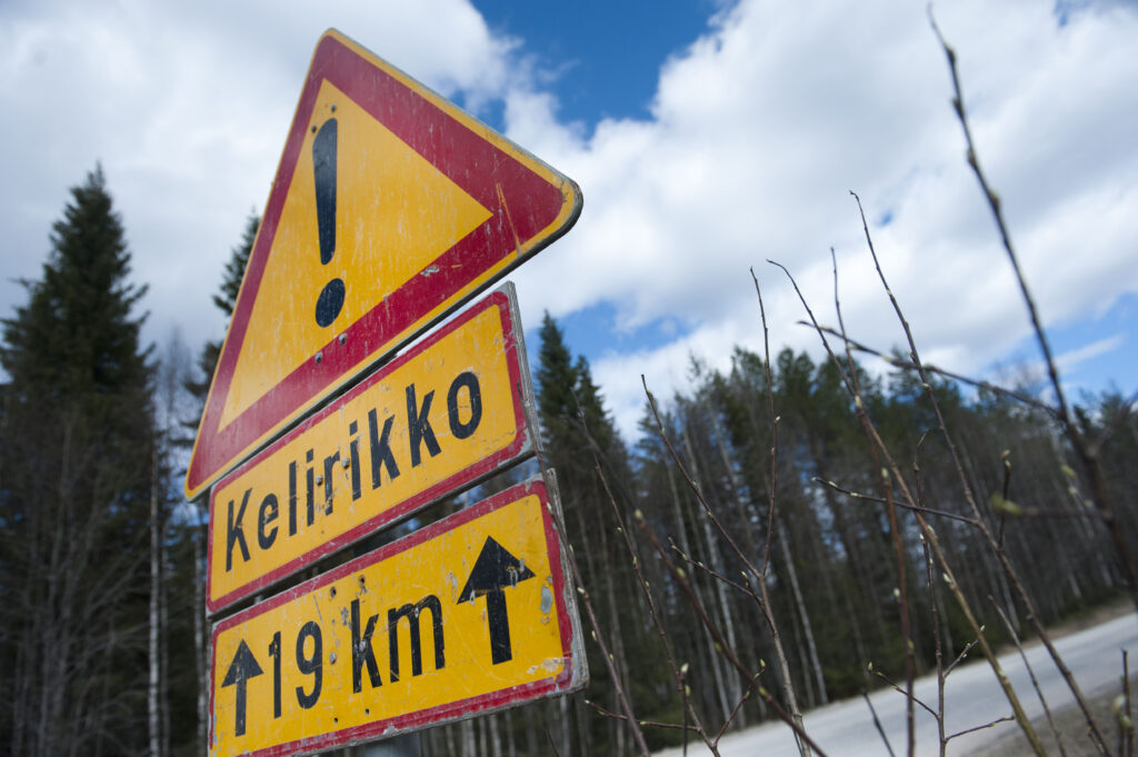 Tammi-helmikuun sää aiheutti päällystevaurioita. Kelirikkokeväästä ennustetaan tavanomaista.