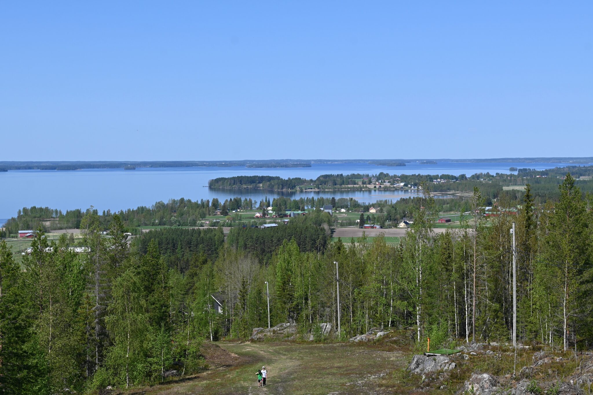 Lakeaharjulla portaiden lisäksi myös rinteet tarjoavat hulppean maaston kuntoiluun.