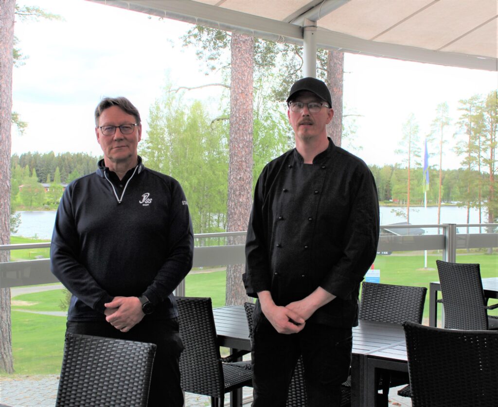 Pakulla ja Keskinen toivottavat kaikki tervetulleiksi Golfklubille.