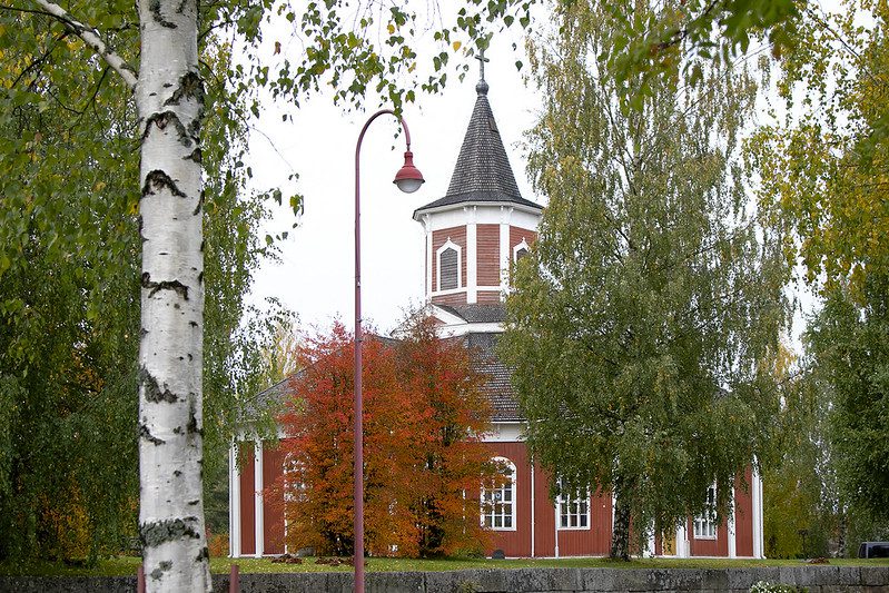 Ensi vuonna Kauhavan seurakunta investoi Kortesjärven vainajien säilytystilaan. Arkistokuva.