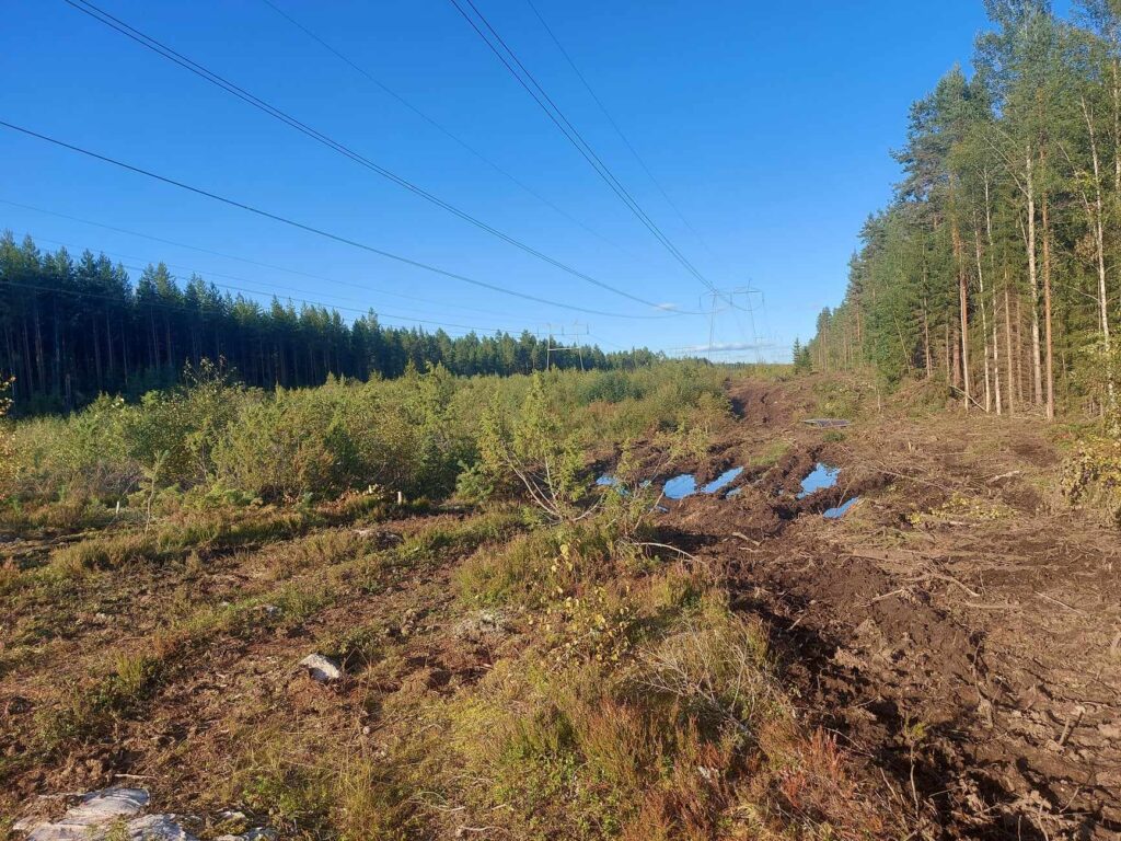 Fingrid suunnittelee uutta 2x 400 + 110 kilovoltin voimajohtoa Kalajoen ja Alajärven välille.