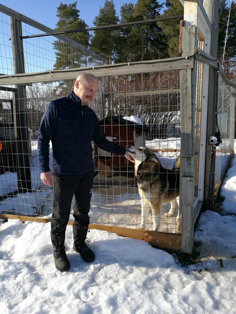 Laika on monikäyttöinen, ystävällinen ja nopea koira, jolla on erittäin hyvä kontakti isäntään ja hyvä suuntavaisto, kuvailee Kalevi Kivipelto.