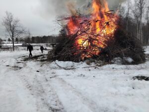 Kylien kokkotulet ovat yksi esimerkki kökkätyön voimasta.