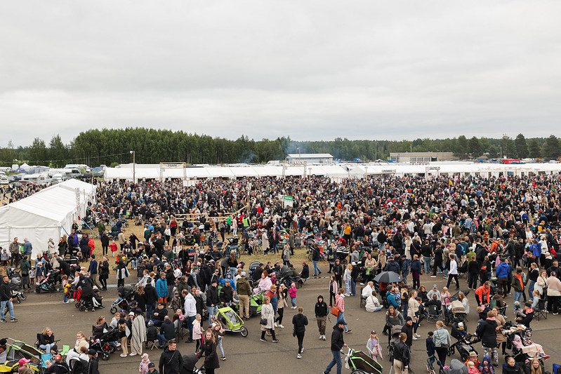 Vuonna 2023 SRK:n Suviseurat järjestettiin Kauhavalla, nyt vuorossa on Pudasjärvi. Kuva: Suviseurojen kuvapalvelu.
