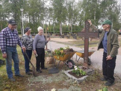 Tehotiimissä Heikki Karjanlahti (oik), Laila Karjanlahti, Lea Autio ja Jussi Autio.