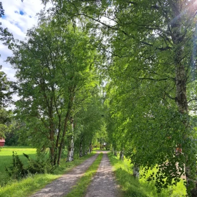 Aino Alppinen kohtasi Itäkylässä turistin ja jäi miettimään, toimiiko tiedonkulku paikallisista kohteista.