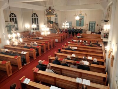 PosiDivas -kuoro esitti konsertissa herkkiä kehtolauluja.