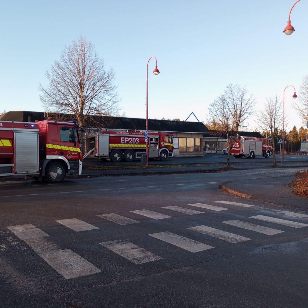 Pedro's Kebab Pizzerian kiinteistössä syttynyt tulipalo vaikuttaa laajalti Kortesjärven yrityksiin.