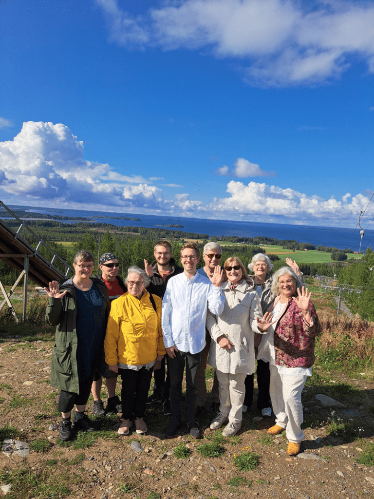 Fellmanin sukuseuraa Lakeaharjulla. Kuva: Aana Vainio.