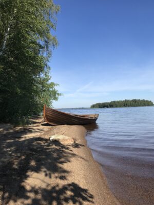 Onkohan tämä Vanhatuvan rakentama vene rantautunut Kannussaarille vai Selkäsaarille?