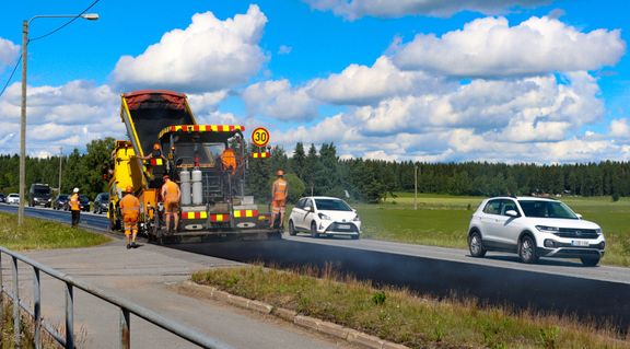 Päällystystyöt käynnistyvät tämänhetkisen tiedon mukaan toukokuun puolessa välissä ja jatkuvat lokakuun loppuun saakka. Kuvituskuva.