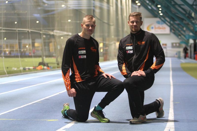 Tarmo ja Elmo Savolalla on nyt molemmilla kaksi kymmenottelun Suomen mestaruutta. Kuva: Mikael Nordman VIS.